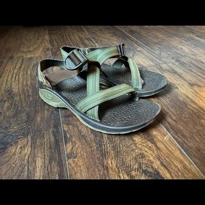 Chaco’s men’s size 11.5 green